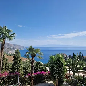 Bella Vista In Center With Pool By Holidays Apartment