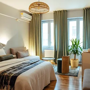 Amazing Location - Center Apartment Bucharest